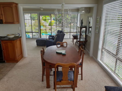 Garden By The Beach - Gateway To The East Coast, Close To Airport - Pubs and Clubs 10