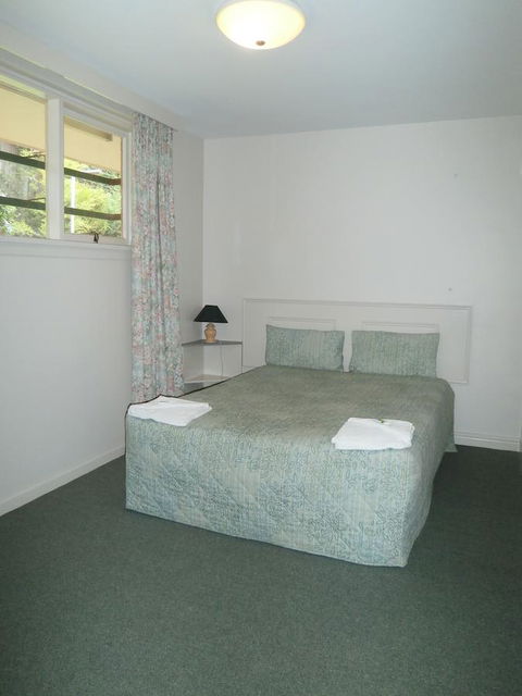 Parklane Motel - Pubs and Clubs 39
