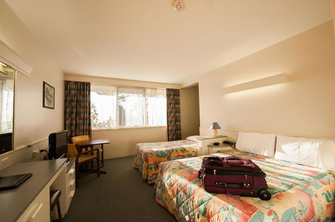 Parklane Motel - Pubs and Clubs 27