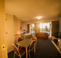Parklane Motel - Pubs and Clubs