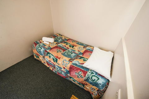 Parklane Motel - Pubs and Clubs 26