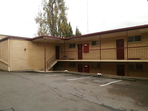 Parklane Motel - Pubs and Clubs 30