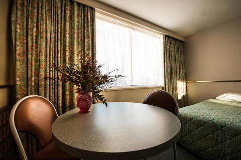 Parklane Motel - Pubs and Clubs 22