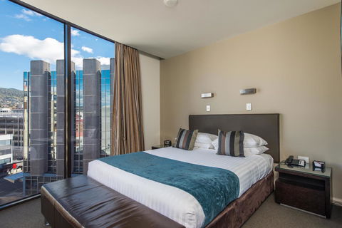 Mantra Collins Hotel - Pubs and Clubs 36