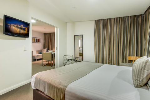 Mantra Collins Hotel - Pubs and Clubs 22