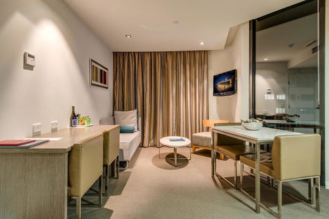 Mantra Collins Hotel - Pubs and Clubs 23