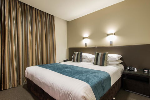 Mantra Collins Hotel - Pubs and Clubs 41