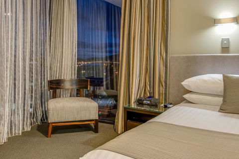 Mantra Collins Hotel - Pubs and Clubs 30