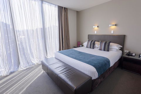 Mantra Collins Hotel - Pubs and Clubs 13