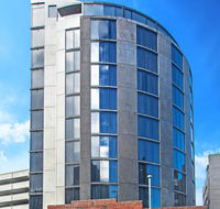Mantra Collins Hotel - Pubs and Clubs