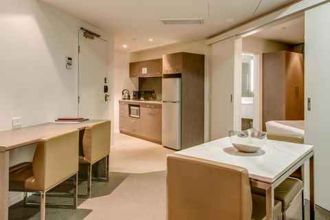 Mantra Collins Hotel - Pubs and Clubs 18