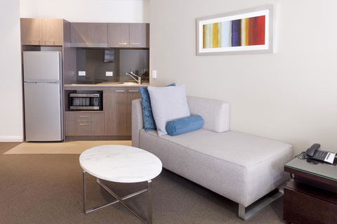 Mantra Collins Hotel - Pubs and Clubs 34