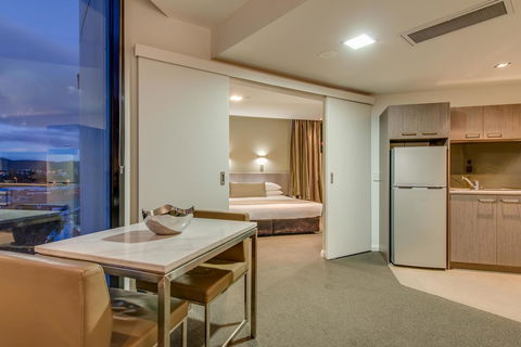 Mantra Collins Hotel - Pubs and Clubs 28