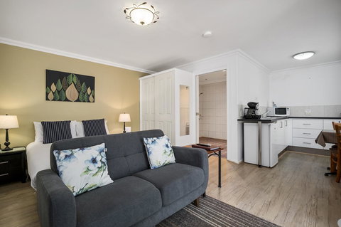 Oyster Cove Chalet - Go Out 2