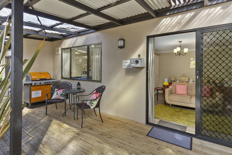 Oyster Cove Chalet - Go Out 3