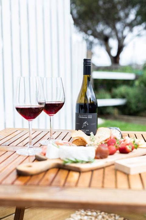 A Cottage In Richmond - Pubs and Clubs 2