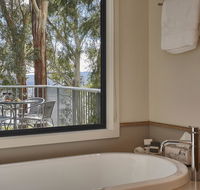 Tamar River Apartments - Pubs and Clubs