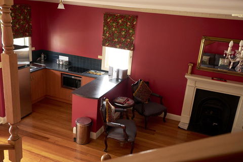 Aldermere Estate Luxury Apartments - Pubs and Clubs 31