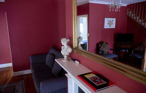 Aldermere Estate Luxury Apartments - Pubs and Clubs 17