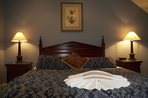 Aldermere Estate Luxury Apartments - Pubs and Clubs 20