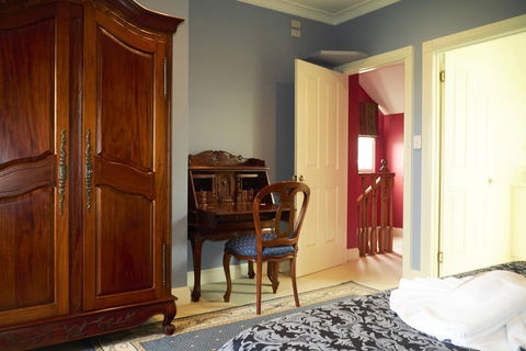 Aldermere Estate Luxury Apartments - Pubs and Clubs 23