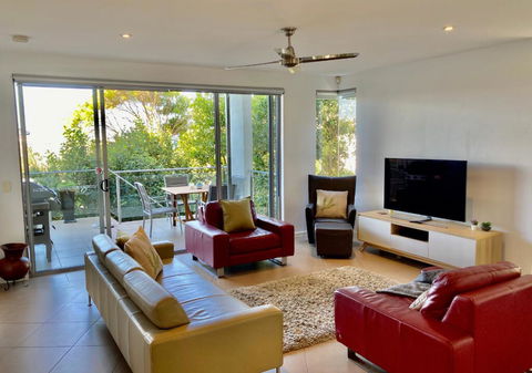 NEW Sunshine Beach Family Escape 3 Bedroom With Free Wifi And Parking - Pubs and Clubs 3