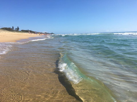 NEW UPMARKET COMFORTABLE 2 Bed, 2 Bath, OCEAN VIEWS, 250m To BUDDINA BEACH! - Go Out 0