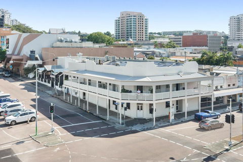 Newmarket Hotel - Pubs and Clubs 0