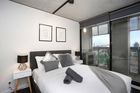 NGV Art Centre Retreat - StayCentral - Go Out 3