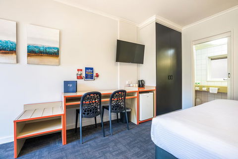 Nightcap At Ferntree Gully Hotel Motel - Pubs and Clubs 2