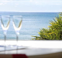 Noosa Court 6 - Pubs and Clubs