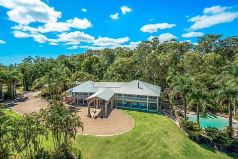 Noosa Haven - Pubs and Clubs 0