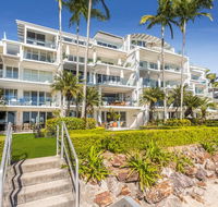 Noosa Quays - Pubs and Clubs