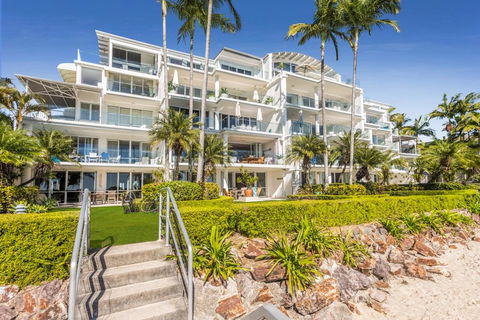 Noosa Quays - Pubs and Clubs 0