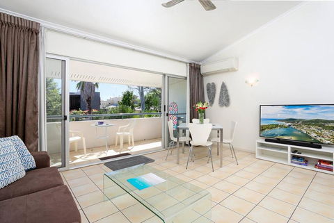 Noosa Retreat - Pubs and Clubs 1