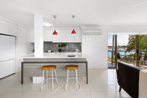 Noosa Shores Apartment 15 - Pubs and Clubs 1