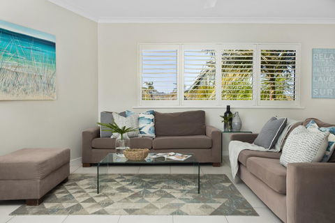 Noosa Shores Apartment 25 - Pubs and Clubs 1