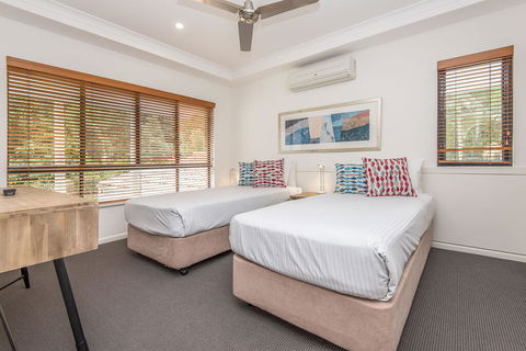 Noosa Springs Golf & Spa Resort - Pubs and Clubs 3
