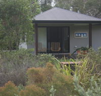 Noosa Studio at Lake Weyba - Pubs and Clubs