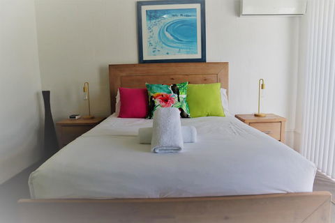Noosa Terrace No 3 - Noosa Getaways - Pubs and Clubs 1