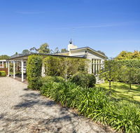 North Haven lovely coastal beach house private garden walk to beach and village - Pubs and Clubs