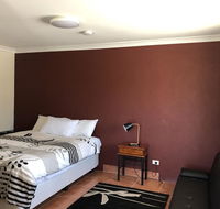 Northampton Motor Hotel - Pubs and Clubs