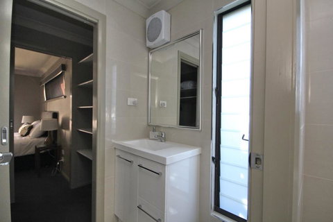 NORTHERN HAVEN-3/16 David Campbell St NH - Go Out 3