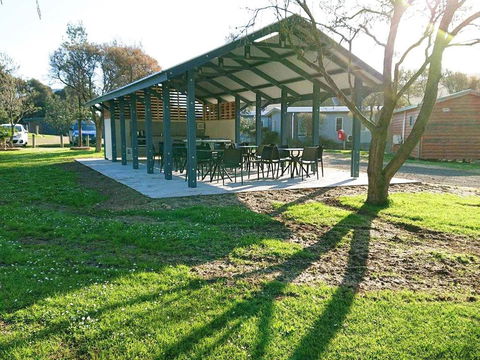 NRMA Port Campbell Holiday Park - Pubs and Clubs 1