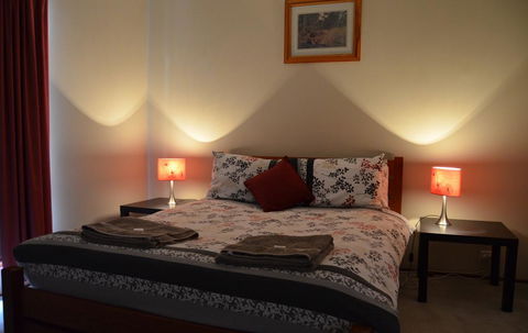 Nulla Nulla Farm Retreat - Pubs and Clubs 1