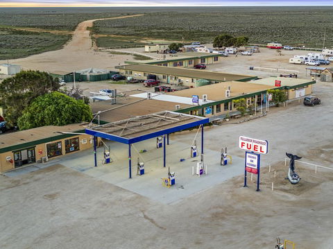 Nullarbor Roadhouse - Pubs and Clubs 2