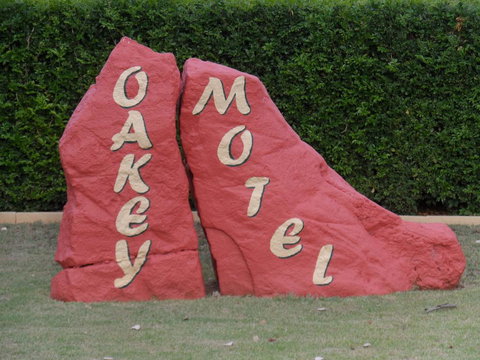 Oakey Motel - Go Out 0