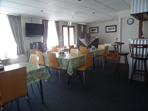 Oakey Motel - Go Out 1