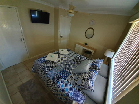 Ocean Beach Chalet 15 - Pubs and Clubs 3