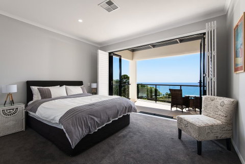 Ocean Break Coolum - Pubs and Clubs 0